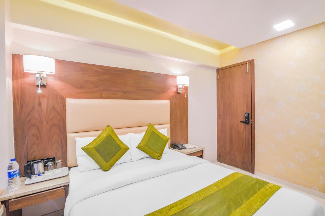 Oxford Hotel Powai Мумбаи Экстерьер фото