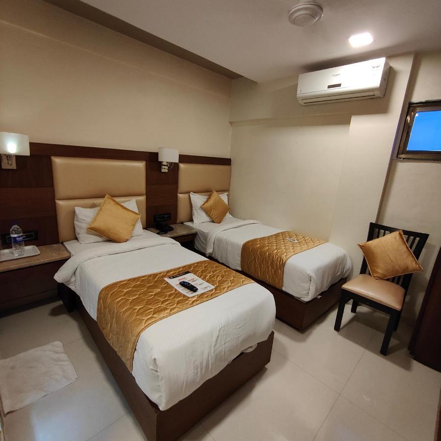 Oxford Hotel Powai Мумбаи Экстерьер фото